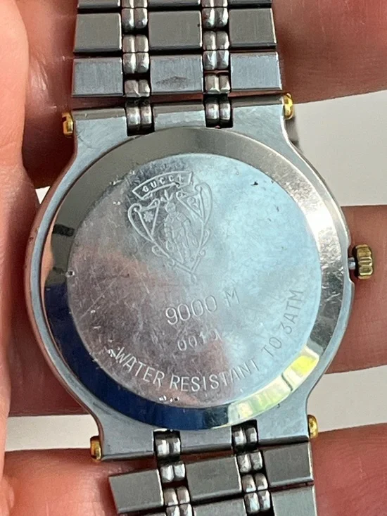 Gucci 9000M men's wristwatch dual tone gold dial. - Picture 7 of 12